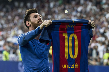 The Lionel Messi Produces At The Santiago Bernabeu Should, Messi Celebration HD wallpaper