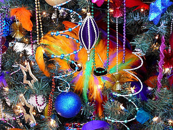 Merry Christmas New Orleans Style, shapes, color, tree, ornaments HD wallpaper