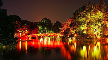 H Ni cityscapes, Captivating , Reflections of urban life HD wallpaper