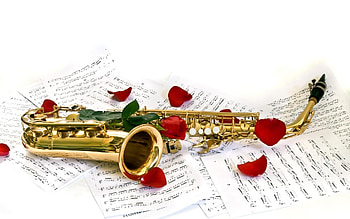 Piano saxo duo, Musical harmony, Soulful melodies, Captivating performance HD wallpaper