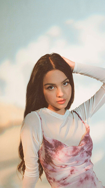 Olivia Rodrigo, american singer, model HD phone wallpaper