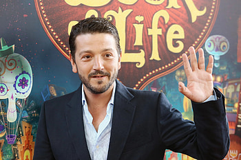 Book of Life, Diego Luna, Musical prowess, Radiohead rendition HD wallpaper