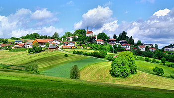 Foreign country house, Sky and mountain views, Green landscape, Nature's beauty HD wallpaper