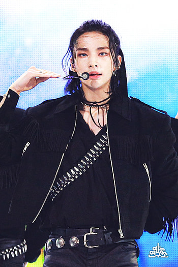 hyunjin angelll, kpop, stray kids, straykids HD phone wallpaper