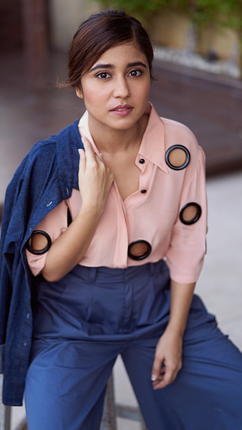 Shweta Tripathi, Beautiful, Heroine HD phone wallpaper