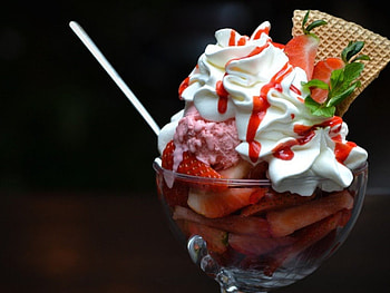 Sweets for my sweet, strawberry, creams, food, desserts HD wallpaper