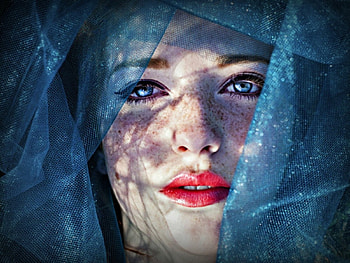 Beauty, blue, model, eyes, girl, woman, make-up, red, freckles HD wallpaper