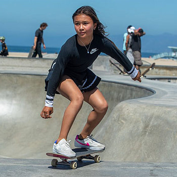 Sky Brown, Skateboarding HD phone wallpaper