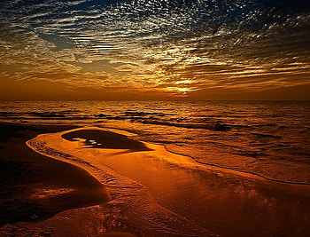 Golden sunset, golden, sand, peaceful, beautiful, orange, beach, surf, waves, clouds, nature, sky, water, sunset HD wallpaper