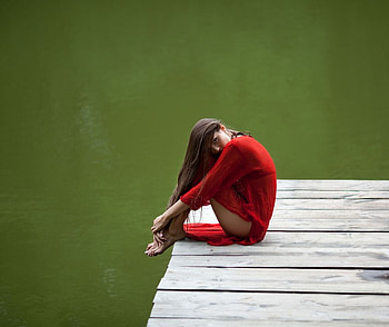 Waiting for You.., wooden, top, girl, beautiful, board, lake, sitting, red, gaze, look HD wallpaper