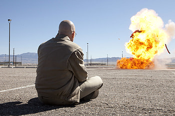 Breaking Bad : Iconic Explosion Moment, TV Show, Breaking Bad, Walter White HD wallpaper