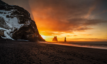Icelandic Sunset on Black Sand — Nature, Iceland, nature, sunset HD wallpaper