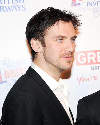 Dan Stevens, Movies star, Visit Britain, Fashion HD phone wallpaper