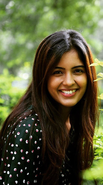 Amrita Iyer, tamil actress HD phone wallpaper