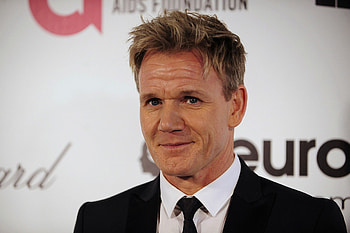 Gordon Ramsay, Michelin-starred chef, Culinary mastermind, Gastronomic expertise HD wallpaper