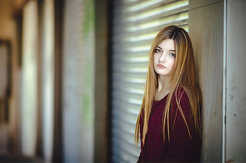 Blonde Girl Indoor, girls, blonde, model HD wallpaper