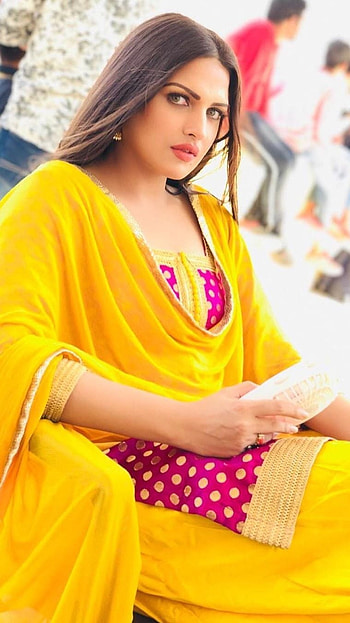 Himanshi Khurana, Yellow Dress HD phone wallpaper