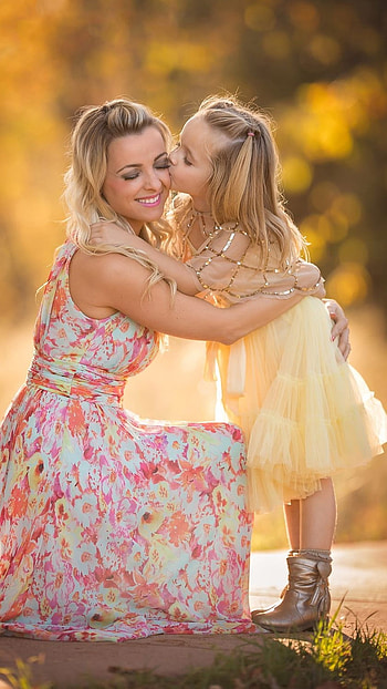 I Love Mom, Cute Daughter HD phone wallpaper