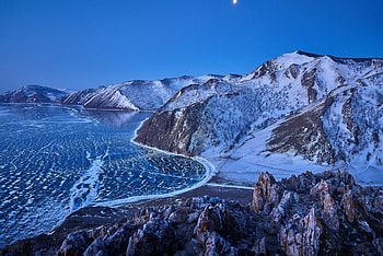 Lake Baikal, Exquisite beauty, Crystal clear waters, Justin Jin graphy HD wallpaper