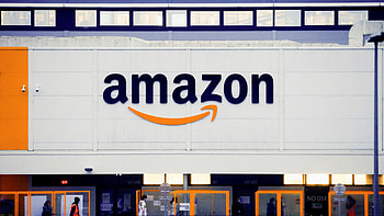 Amazon earnings, Falling sales, High costs HD wallpaper