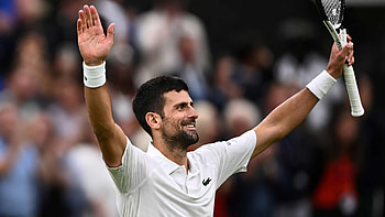 Novak Djokovic celebrates after notching his 34th consecutive Wimbledon win, Wimbledon 2023, Novak Djokovic, tennis, Sports HD wallpaper