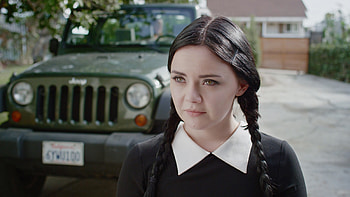 Wednesday Addams, Empowering character, Taking a stand, Feminist symbol HD wallpaper