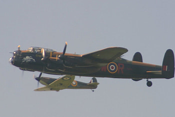 the big and the small, shoreham 08lanc, spitfire HD wallpaper