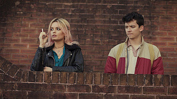 Asa Butterfield, Emma Mackey, Ultra HD wallpaper