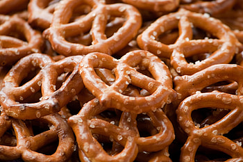 Junk food , Snack indulgence, Guilty pleasure, Tempting bites HD wallpaper