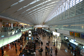 Haneda Airport, Muslim-friendly services, Haneda food, Airport facilities HD wallpaper