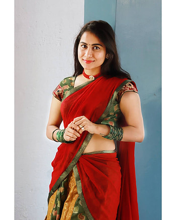Kanchan bamne, sari, Telugu actress, fashion design, red hot HD phone wallpaper