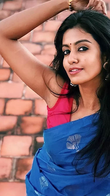 Roshini haripriyan, saree beauty HD phone wallpaper
