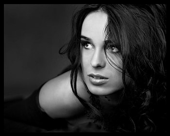 One moment of thought, think, portrait, black and white, eyes, face, beautiful, feel, woman HD wallpaper