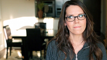 Tati Westbrook, Subscribe to Tati Glamlifeguru, Makeup beauty hacks, Maybelline matte lipstick HD wallpaper