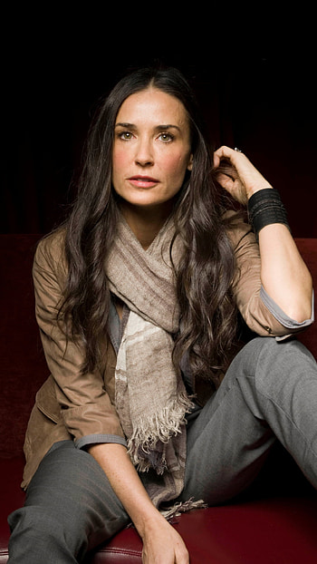 Demi Moore, Posted by John Walker, Mesmerizing , Captivating beauty HD phone wallpaper