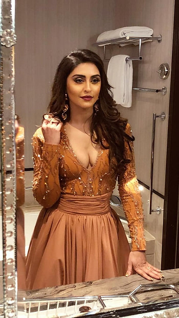 Krystle Dsouza, Bollywood Krystle HD phone wallpaper