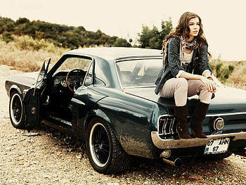 Ford Mustang 1967, Girls and Muscle Cars HD wallpaper
