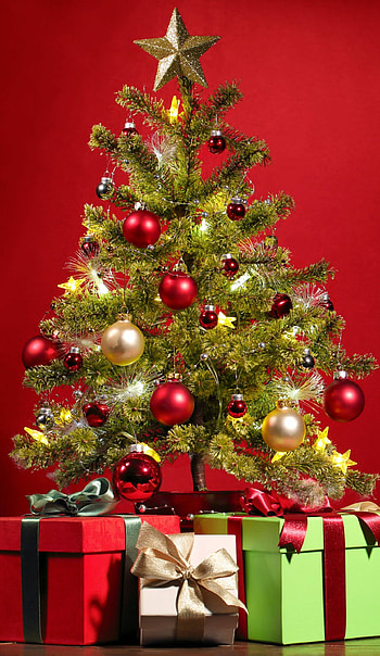 Christmas Gifts, Green tree, Colorful, Christmas cards HD phone wallpaper