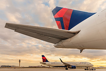 Delta Air Lines, Profit forecast, Fuel costs, Live and lets fly HD wallpaper