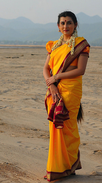 Archana Veda, telugu actress, saree lover HD phone wallpaper