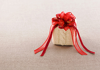 Miscellanea, Miscellaneous, Cloth, Box, Present, Gift, Bow, Tape, Knitted, Capsule HD wallpaper