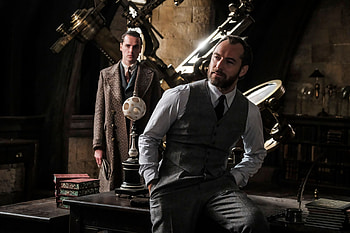 Jude Law Fantastic Beasts The Crimes Of Grindelwald 2018, fantastic-beasts-2, fantastic-beasts-the-crimes-of-grindelwald, 2018-movies, movies, jude-law HD wallpaper