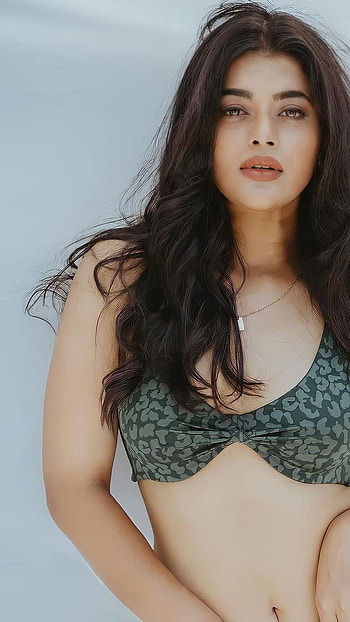 Yamini Bhaskar, telugu actress HD phone wallpaper