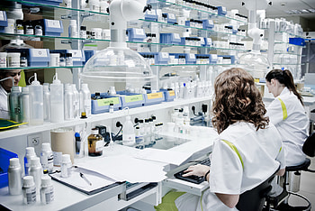 Perfumer training program, Technicoflor launches, Perfumery education, Industry expertise HD wallpaper