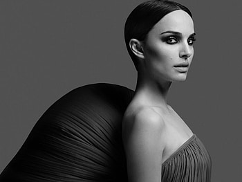 NATALIE PORTMAN IN PORTRAIT, natalie portman, graphy, portrait, bw, actress, woman, beauty HD wallpaper