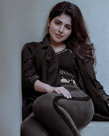 Ishwarya Menon, hair, lip HD phone wallpaper