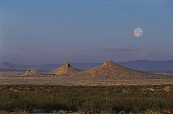 Nature, Sky, Mountains, Sand, Moon, Desert, Top, Vegetation, Tops HD wallpaper