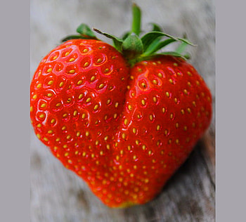 I love strawberries, strawberry, green, red, fruit, heart shape HD wallpaper