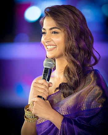 Pooja Hegde, eye, hair HD phone wallpaper