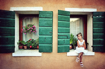 Little Princess, girl, window, pretty, little HD wallpaper